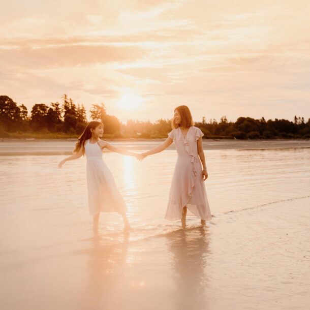 Beach family photo session at Crescent Beach Surrey