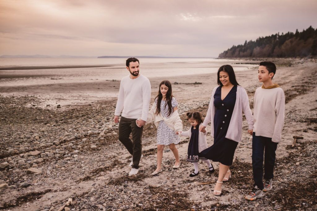 Family photos at white rock beach