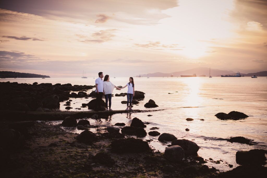 kitsilano beach family photos sunset